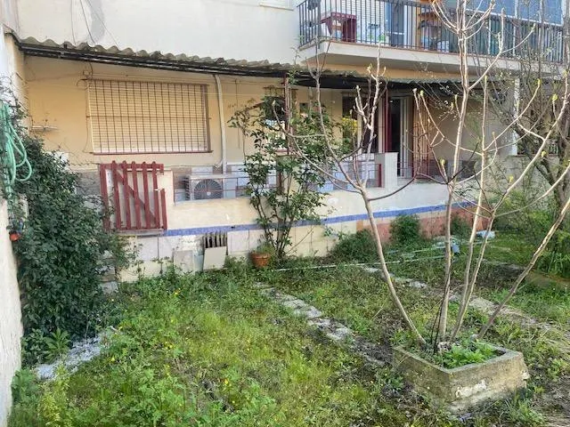 Planta Baja con amplio jardín en Sant Celoni - foto 2