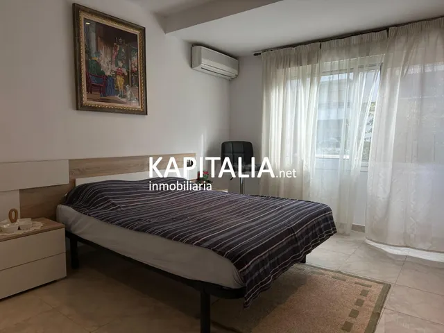Piso en VENTA en el centro de Canals con ascensor, balcón y 3 habitaciones — 2