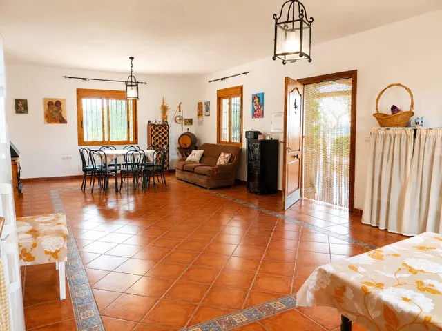 Preciosa casa con jardín en finca rústica — 14