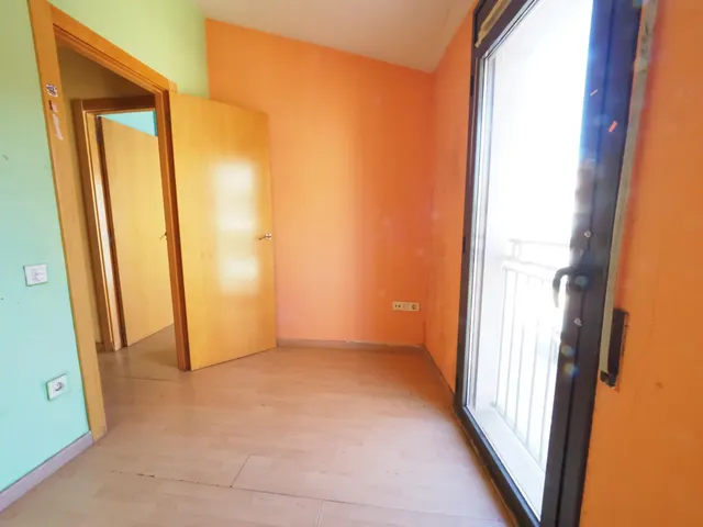 Se vende piso con parking en Manlleu — 15