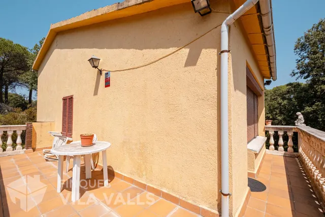 Casa con gran jardín en la naturaleza — 49