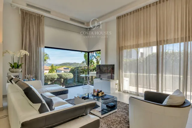 Villa vitalis · arquitectura, luz y bienestar privado frente al montgo javea — 24