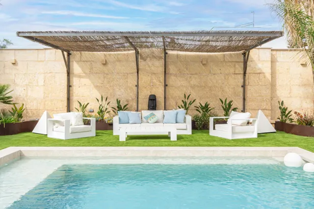 Casa con piscina en primera línea de mar en Cala Gamba — 23
