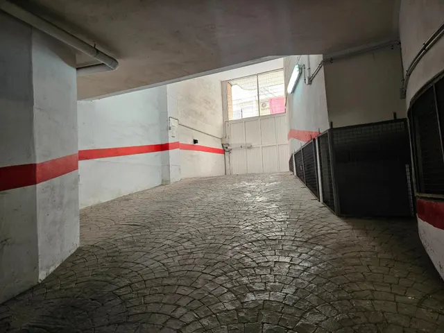 PLAZA DE GARAJE CERRADA EN C. LA SAL 14 — 10