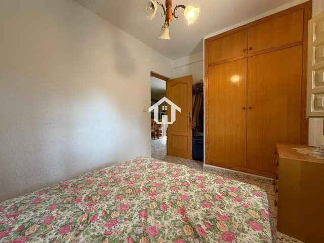 Casa independiente en moralet, Alicante. dos viviendas independientes, 3.700m2 de parcela, 5 habitaciones, 3 baños, piscina — 46