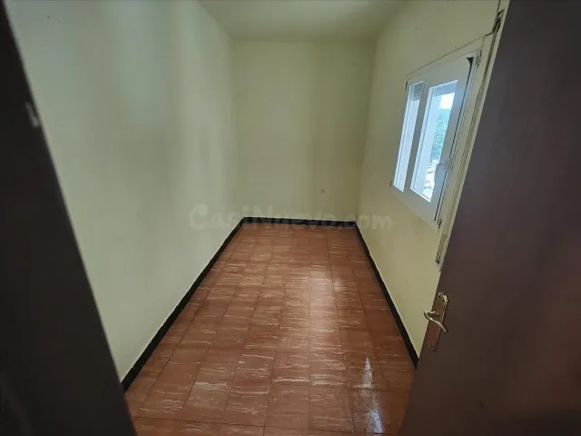 PISO A REFORMAR DE 3 DORMITORIOS, BALCÓN, PLANTA 3 SIN ASCEN - foto 3