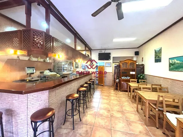 Local con gran potencial junto al paseo marítimo: bar en ven - foto 4
