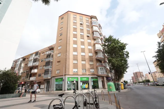 Magnífica vivienda en Ángel Bruna, haciendo esquina, de 4 do