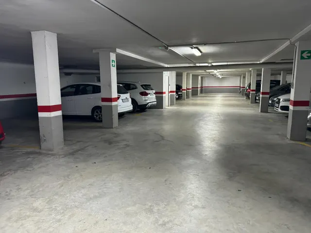 PLAZA DE GARAJE EN VENTA EN CALLE SANTOS — 12