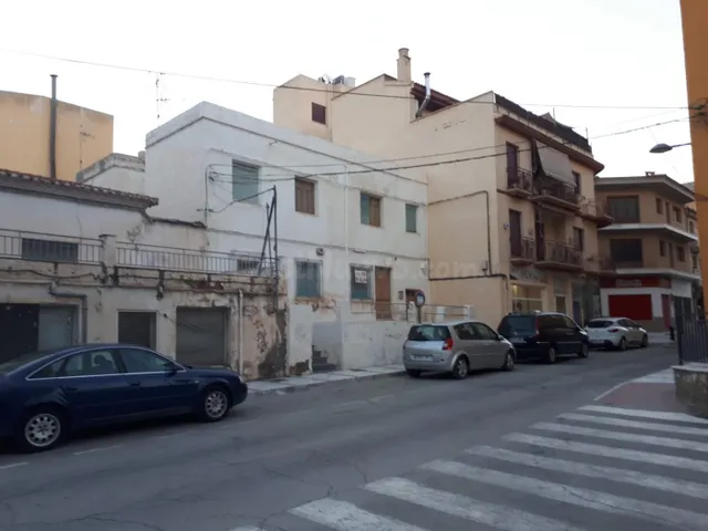 GRAN CASA CON SOLAR A REFORMAR EN OLULA DEL RÍO ALMERÍA.