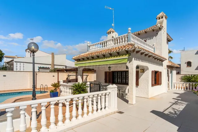 Fatastic Villa Four beds two baths - best location- South fa - foto 5