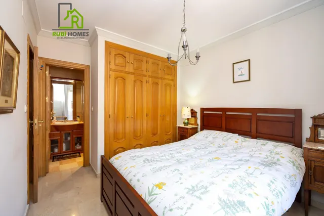 En venta casa unifamiliar en recinto cerrado en Granada capital — 19