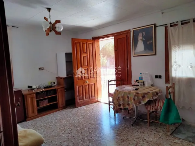 SE VENDE CHALET EN ELCHE — 31