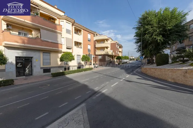 Casa independiente a 5 minutos de Granada en buen estado para entrar a vivir — 3