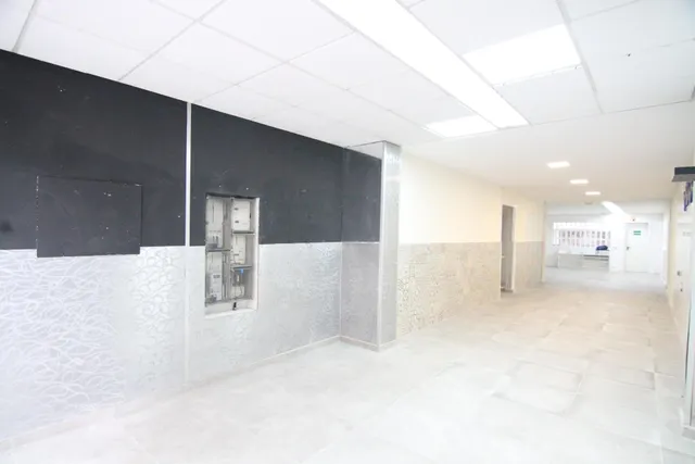 Local comercial de 108 m2 en Plaça Catalunya — 2
