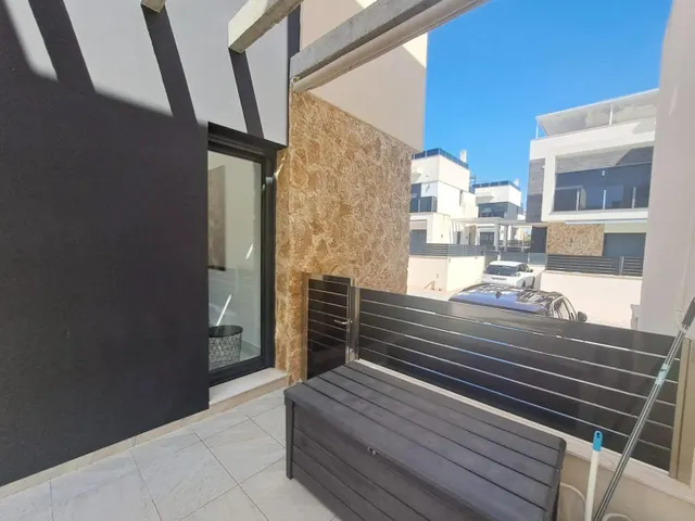 Villa con tres dormitorios en la zona de Lomas de Cabo Roig — 34