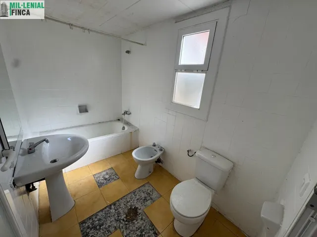Casa con grandes terrazas y potencial de reforma en Sabadell Norte — 15