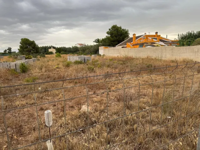 PARCELA DE 859M2 EN GALLIPONT - foto 3