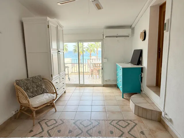 Exclusivo ático en primera línea de playa — 9