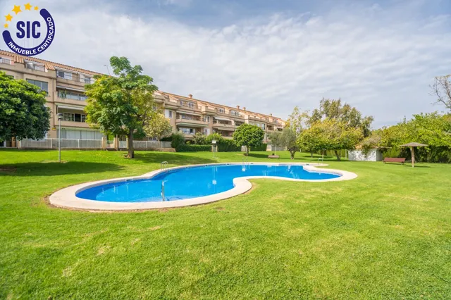 Vive al exterior: planta baja con dos terrazas en Torre en Conill — 48