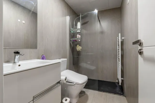 Moderno Apartamento Nuevo en el Campus de la Salud - Granada — 8
