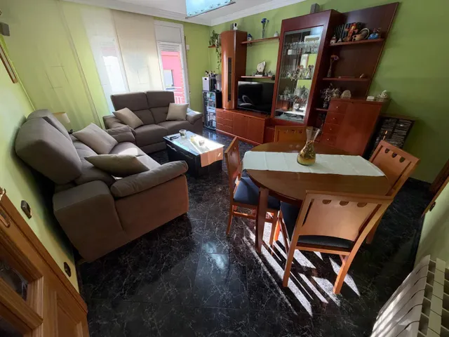 Último piso de 4 dormitorios con balcón — 49
