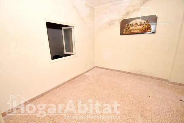 ¡Hazla a tu gusto! Casa amplia y luminosa de tres alturas para reformar, cerca del ayuntamiento — 17