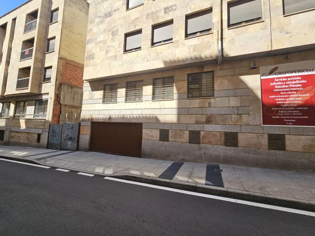 OFICINA EN VENTA EN EL CENTRO DE LA CIUDAD EXTERIOR, CON 4 VENTANAS A LA CALLE — 10