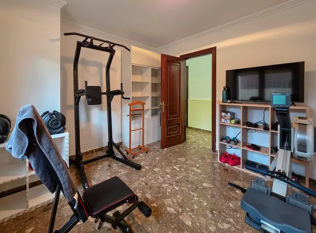 CASA DE 2 PLANTAS CON APARTAMENTO Y JARDIN — 6
