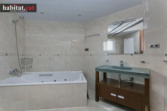 Espectacular casa esquinera en el aragai - Vilanova i la Geltrú — 23