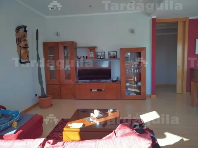 CHALET  INDEPENDIENTE EN URBANIZACION DE VILLAMAYOR — 36