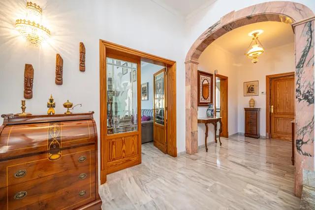 Chalet urbano con piscina y jardín en Sa Cabaneta — 21