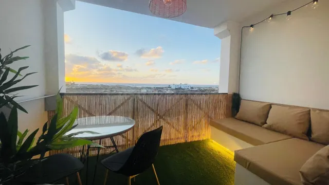 Estudio reformado con terraza privada, vistas al mar y puest - foto 4