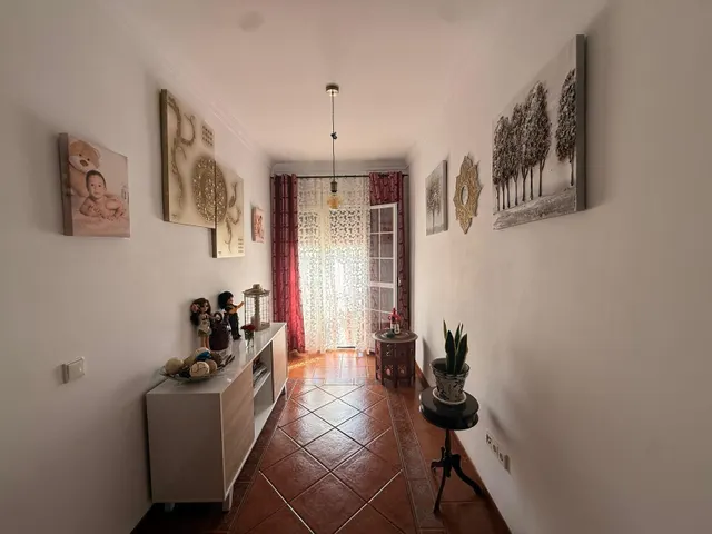 AMPLIA CASA DE DOS PLANTAS + BUHARDILLA Y AZOTEA EN SANTA CRUZ – A SOLO 15 MINUTOS DE CÓRDOBA — 24