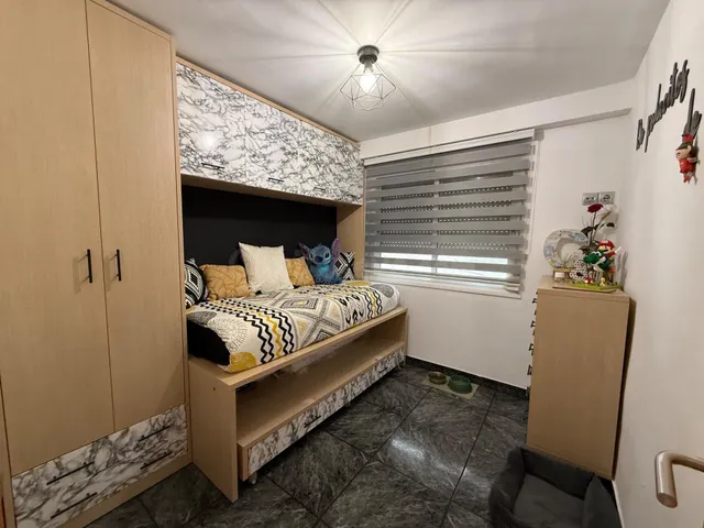 Piso en venta calle Riu Montsant — 13