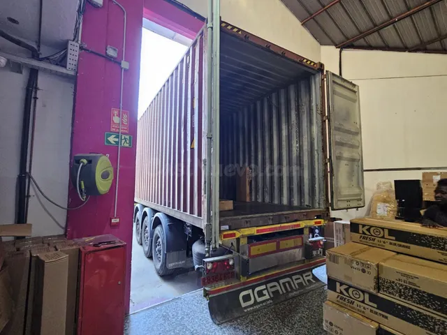 CONJUNTO DE NAVES INDUSTRIALES EN VENTA – POLÍGONO CANASTELL - foto 4