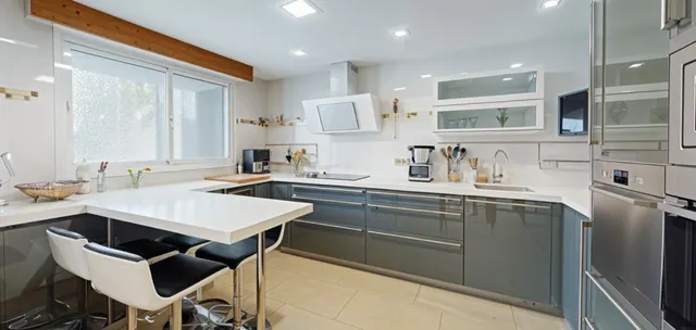 Chalet de Ensueño en Rivas Vaciamadrid – Espacio, Elegancia  - foto 2