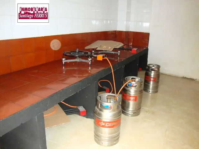 VENTA DE VIVIENDA EN PLANTA BAJA Y PISO — 9