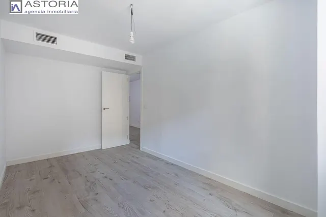 Piso reformado en Avenida Barcelona — 12