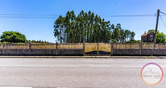 SOLAR URBANO en VENTA  cerrado y con  DOBLE ACCESO a 2,5 Km 