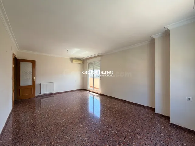 Piso con vistas en urbanización con piscina — 5