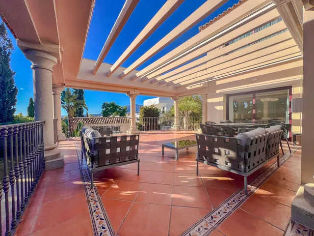 Chalet 5 habitaciones 650m² en venta - Centro — 39