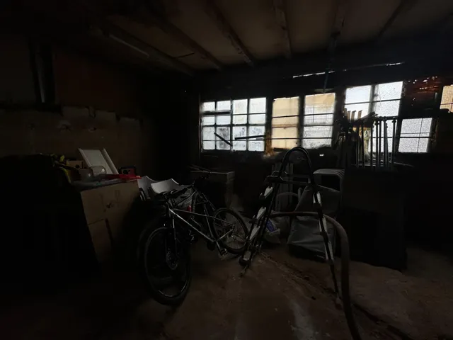 Vivienda unifamiliar reformada con jardín, terraza y garaje-taller en Paseo de los Pisones, Burgos — 27