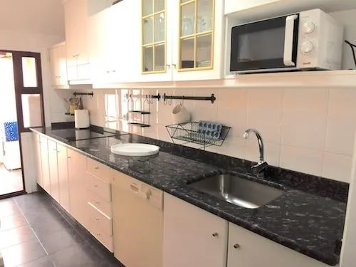 Ático exclusivo reformado con 3 suites, garaje y trastero — 8