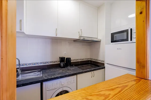 Apartamento de 1 dormitorio con licencia turística a 350 metros de Playa del Cura — 14