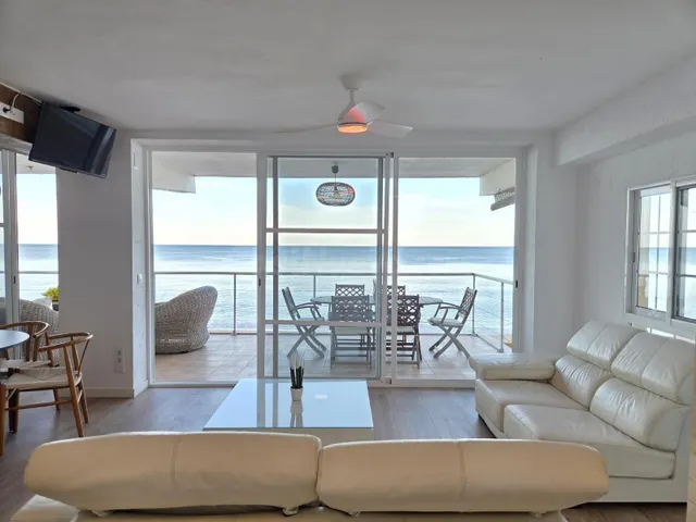 ESPECTACULAR APARTAMENTO EN 1a LINEA FRENTE AL MAR EN TAVERN - foto 2