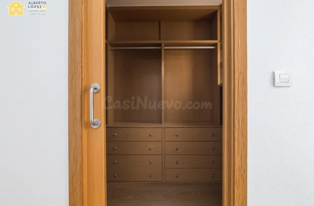 PISO DE 102 METROS CONSTRUIDOS 3 DORMITORIOS, 2 BAÑOS Y VEST - foto 3