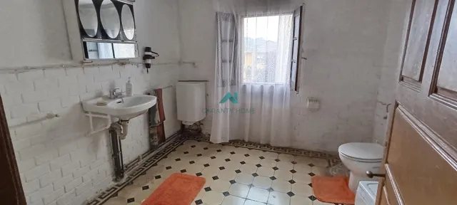 Se vende casa de piedra con jardín en Riva de Ruesga — 28