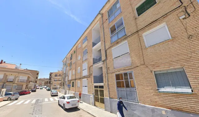 Se vende piso OKUPA en Hellín (Albacete).