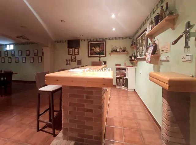 ESPECTACULAR CASA CON PISCINA, BARBACOA  EN PARCELA DE MÁS DE 20.000M2 — 48
